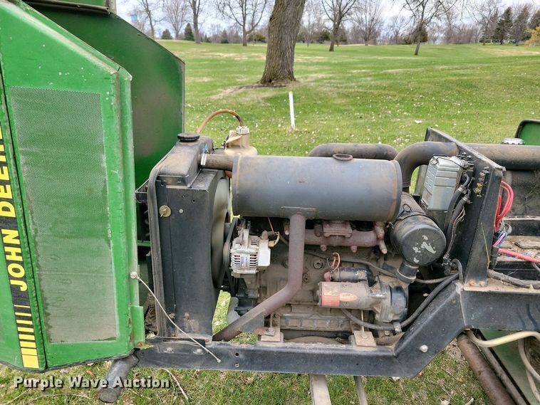 image for item NV9805 John Deere 3325 reel mower