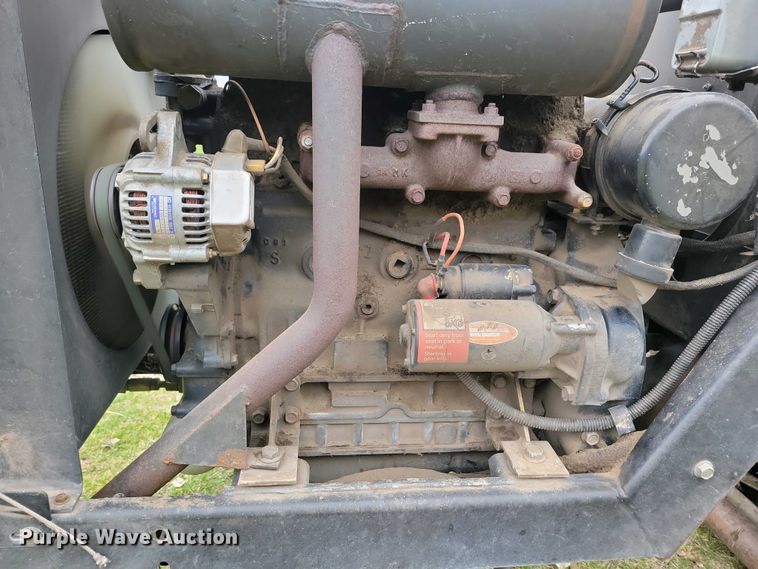 image for item NV9805 John Deere 3325 reel mower