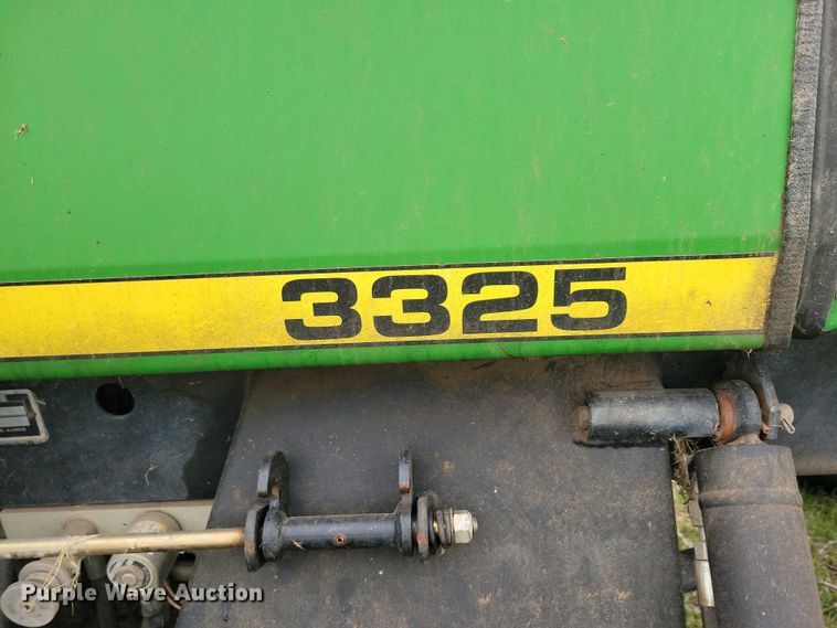 image for item NV9805 John Deere 3325 reel mower
