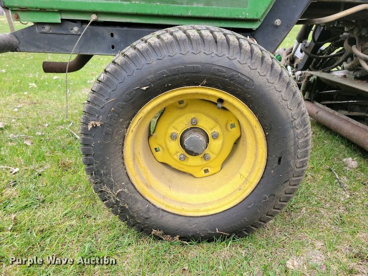 image for item NV9805 John Deere 3325 reel mower