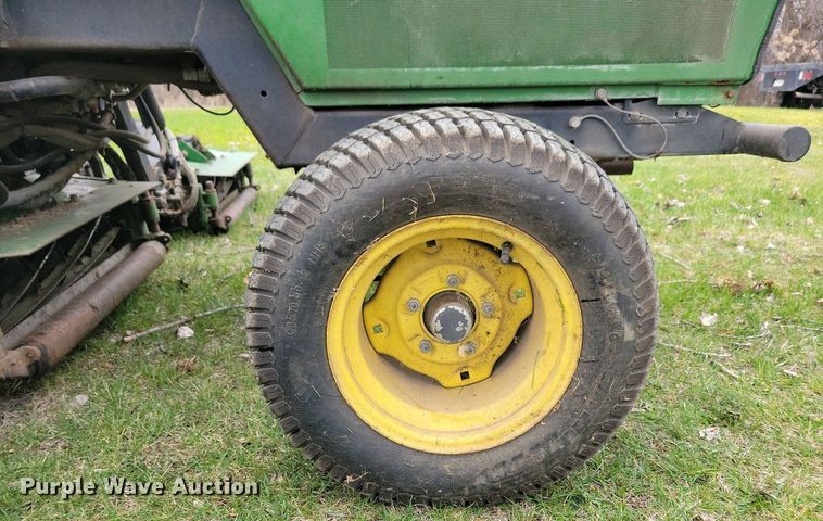 image for item NV9805 John Deere 3325 reel mower