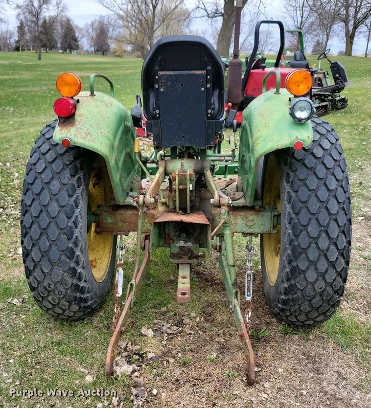 image for item NV9806 John Deere 950 tractor