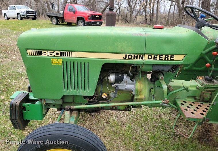 image for item NV9806 John Deere 950 tractor