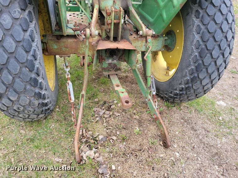 image for item NV9806 John Deere 950 tractor