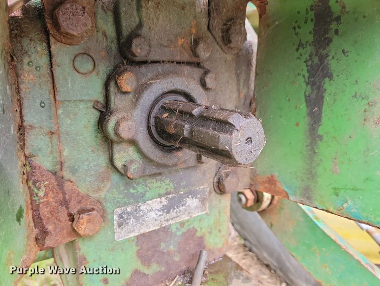 image for item NV9806 John Deere 950 tractor