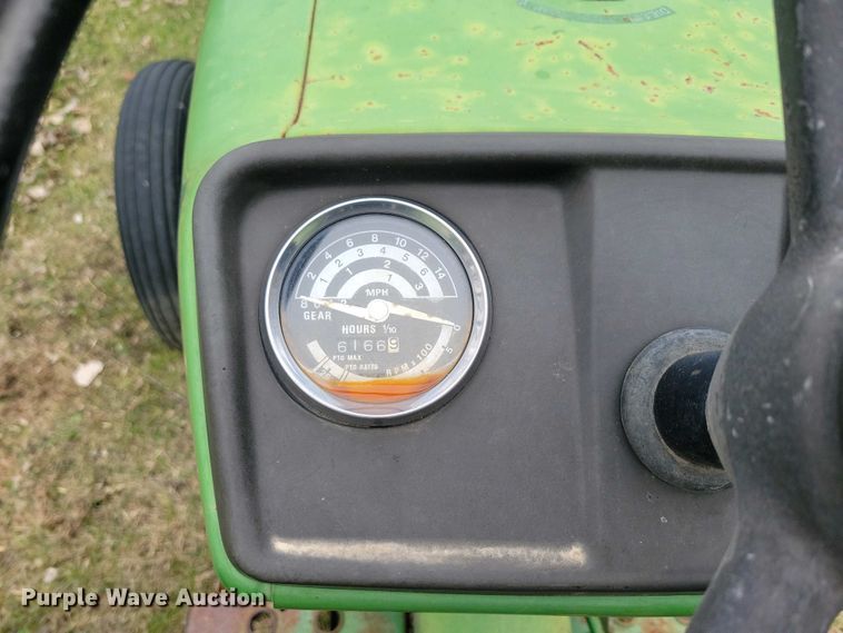 image for item NV9806 John Deere 950 tractor