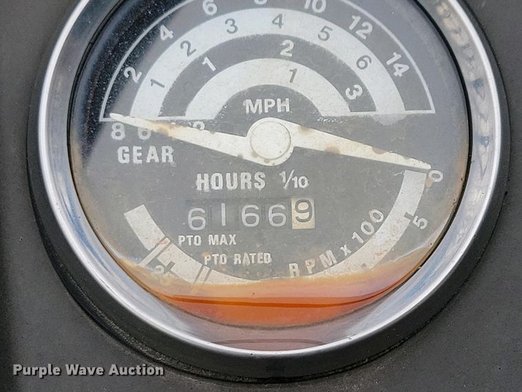 image for item NV9806 John Deere 950 tractor