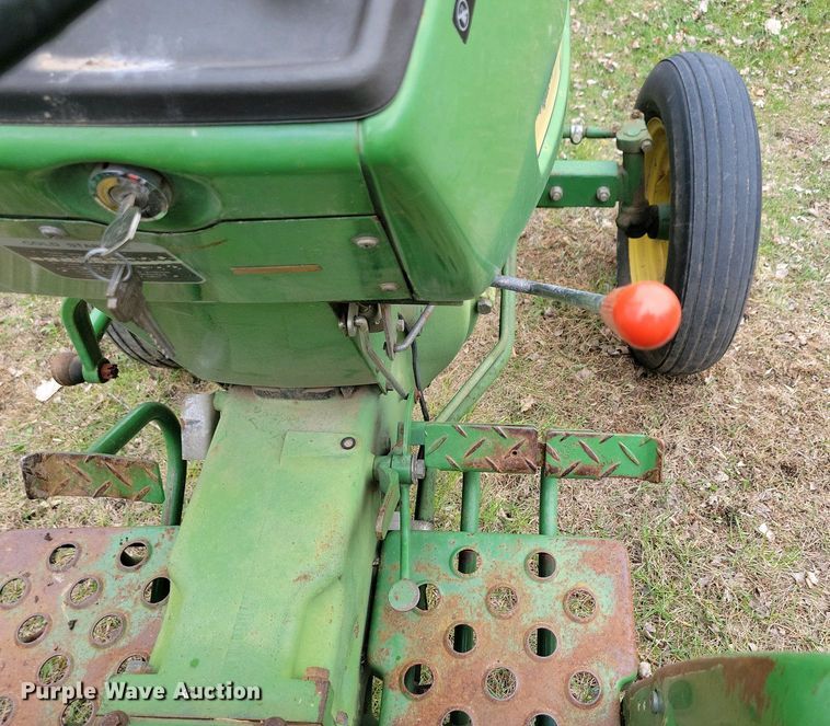 image for item NV9806 John Deere 950 tractor