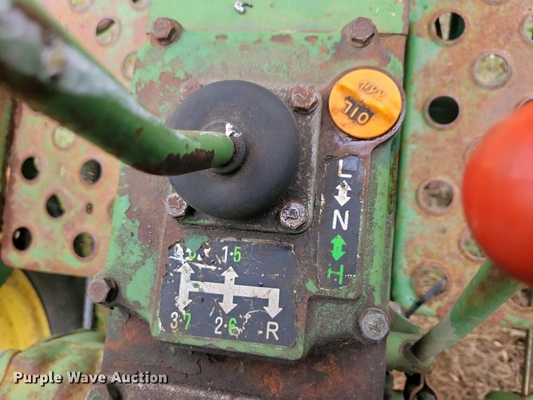 image for item NV9806 John Deere 950 tractor