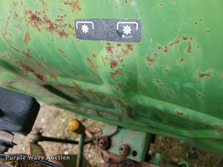 image for item NV9806 John Deere 950 tractor