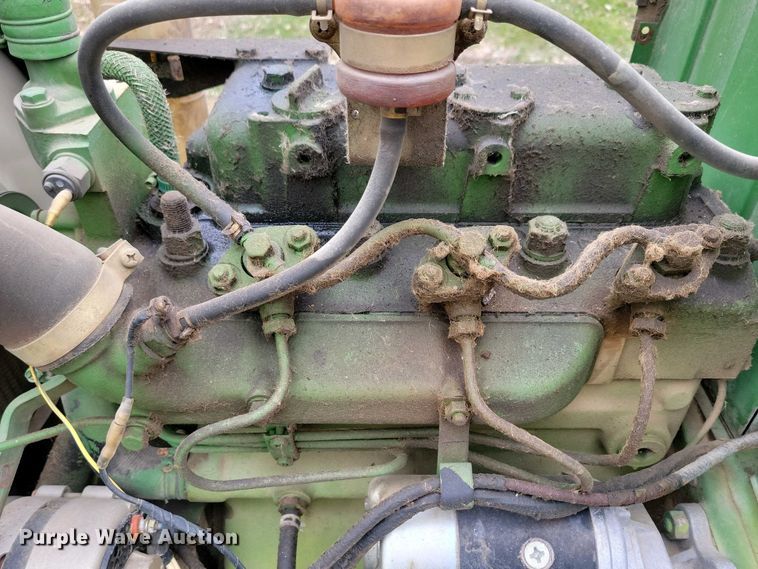 image for item NV9806 John Deere 950 tractor