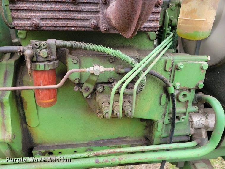 image for item NV9806 John Deere 950 tractor