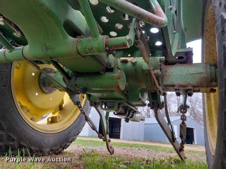 image for item NV9806 John Deere 950 tractor