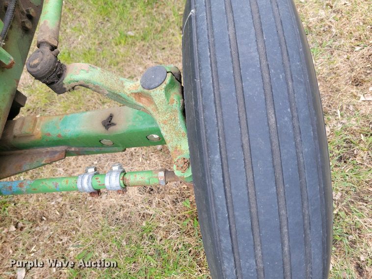 image for item NV9806 John Deere 950 tractor