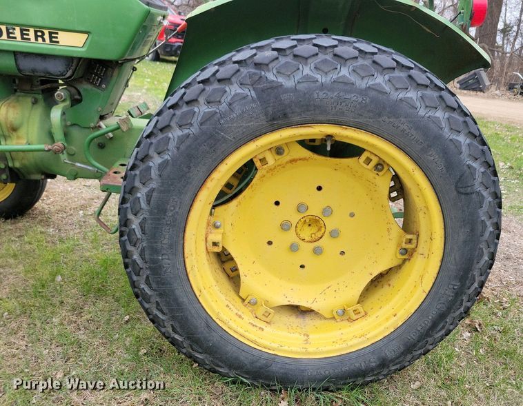 image for item NV9806 John Deere 950 tractor