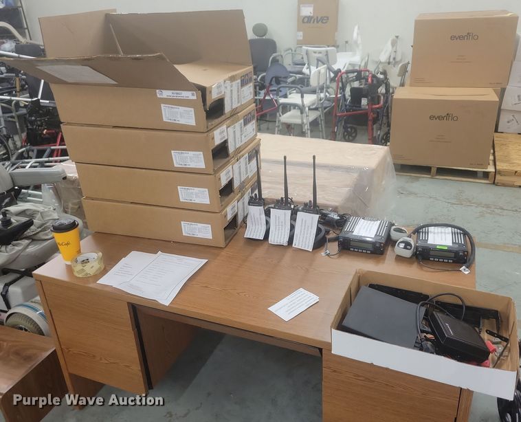 image for item NV9807 (10) Motorola radios