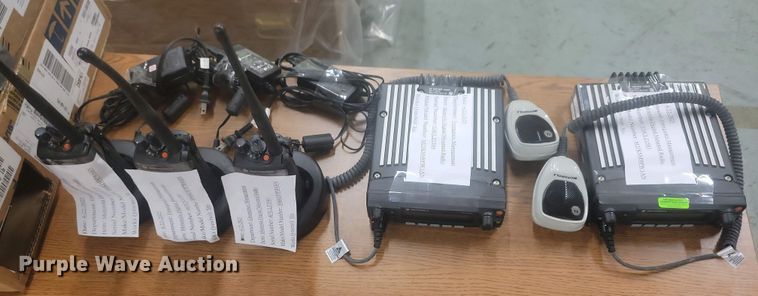 image for item NV9807 (10) Motorola radios