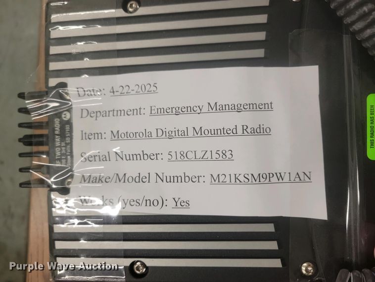 image for item NV9807 (10) Motorola radios