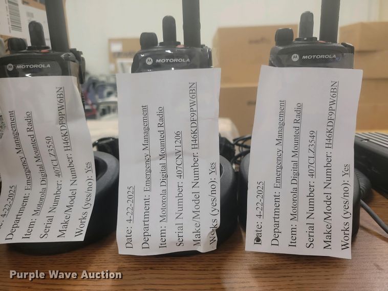 image for item NV9807 (10) Motorola radios