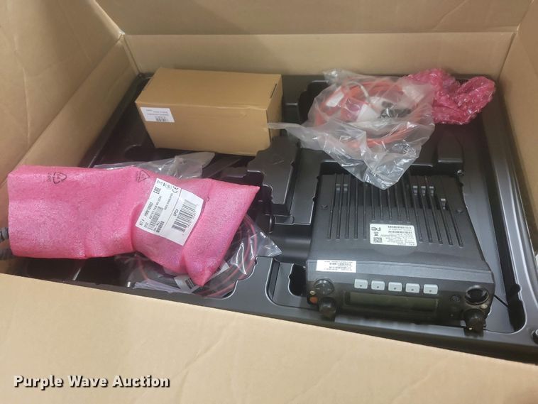 image for item NV9807 (10) Motorola radios