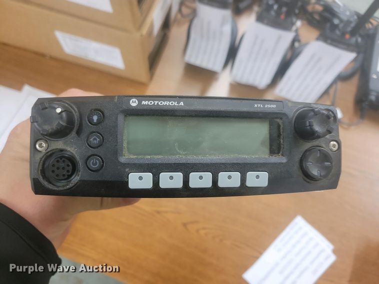 image for item NV9807 (10) Motorola radios