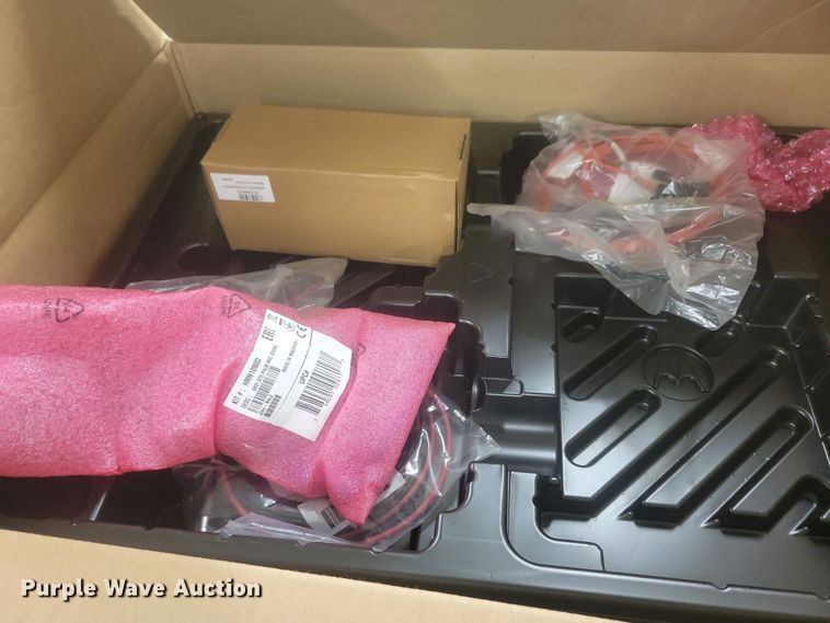 image for item NV9807 (10) Motorola radios