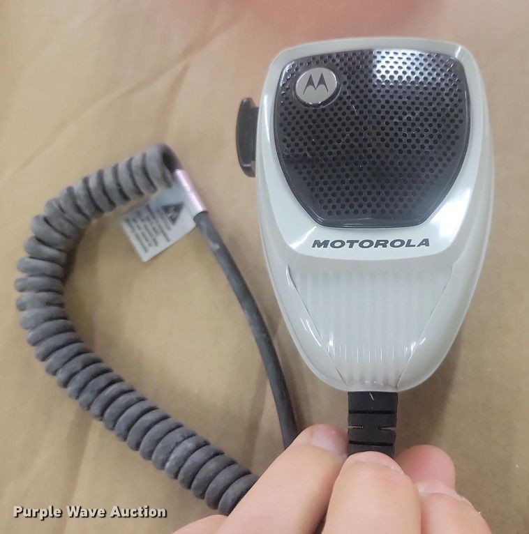 image for item NV9807 (10) Motorola radios