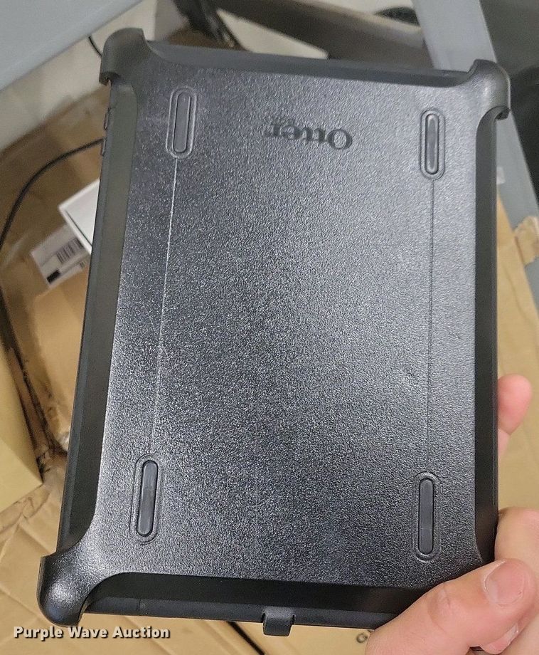 image for item NV9807 (10) Motorola radios