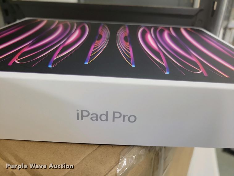 image for item NV9807 (10) Motorola radios