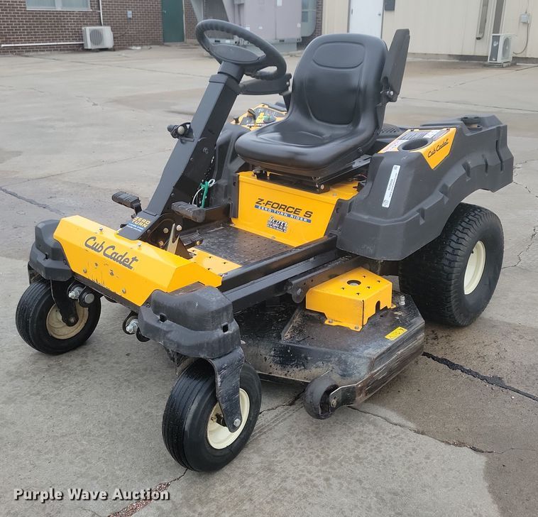 image for item NV9808 2019 Cub Cadet Z-Force S ZTR lawn mower