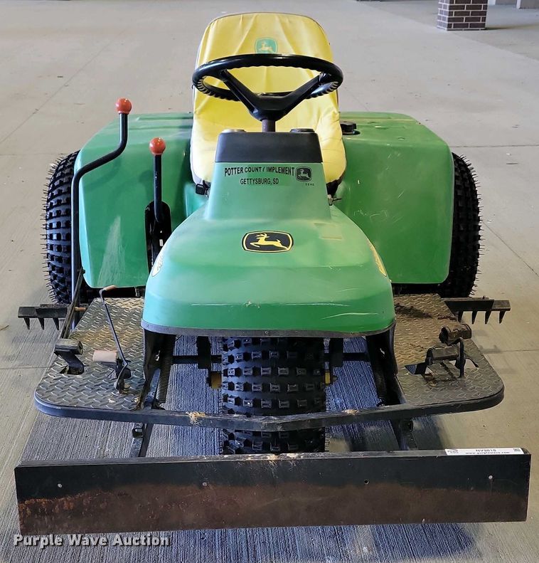 image for item NV9818 John Deere 1200A bunker rake