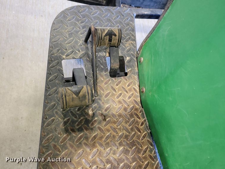 image for item NV9818 John Deere 1200A bunker rake