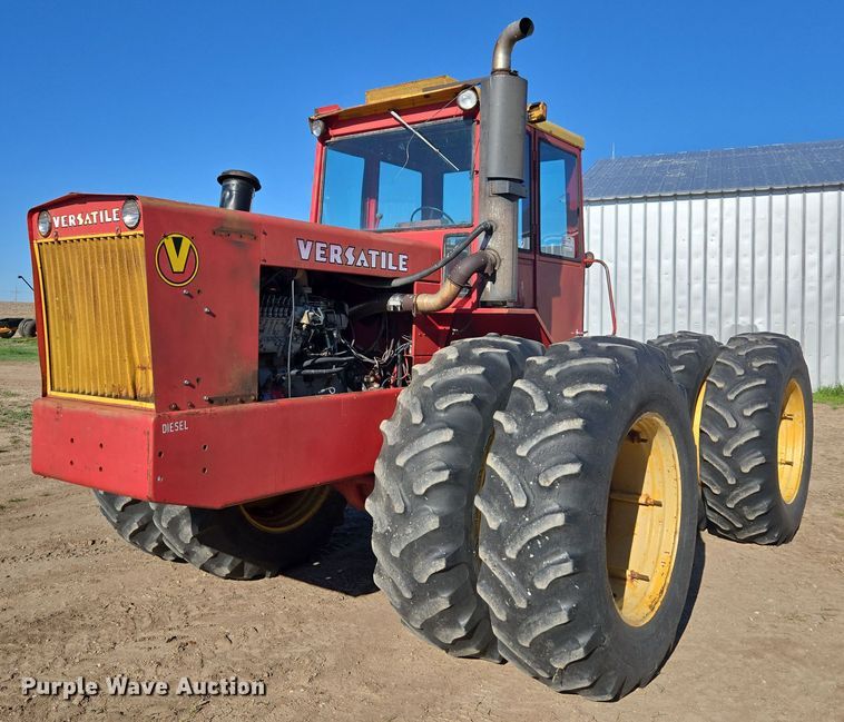 image for item DE2173 1979 Versatile 900 4WD tractor