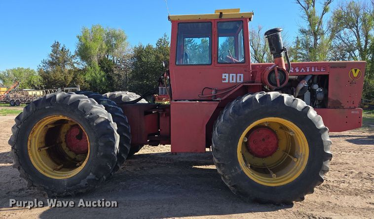 image for item DE2173 1979 Versatile 900 4WD tractor