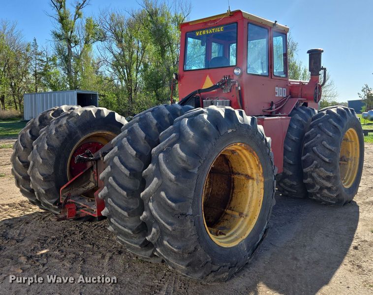 image for item DE2173 1979 Versatile 900 4WD tractor