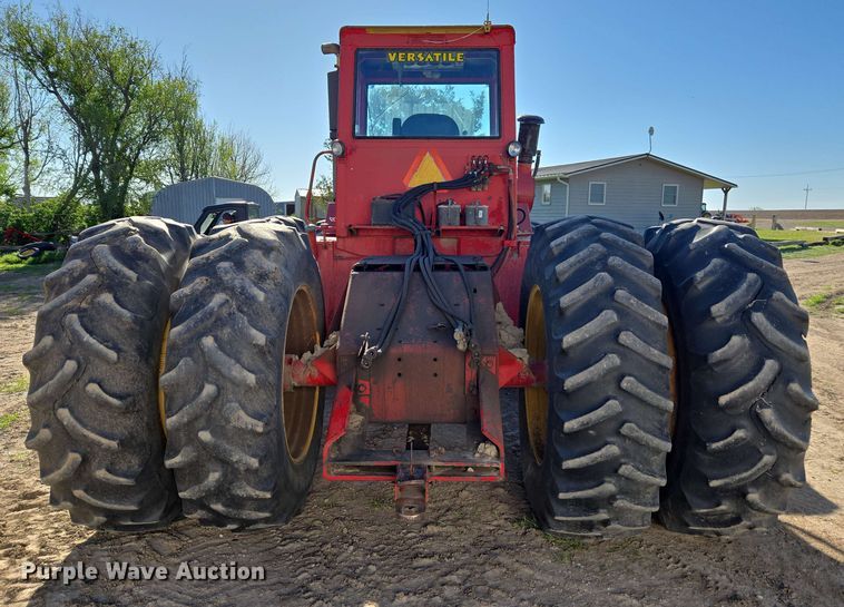 image for item DE2173 1979 Versatile 900 4WD tractor