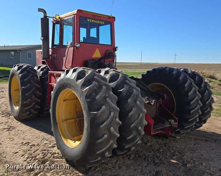 image for item DE2173 1979 Versatile 900 4WD tractor