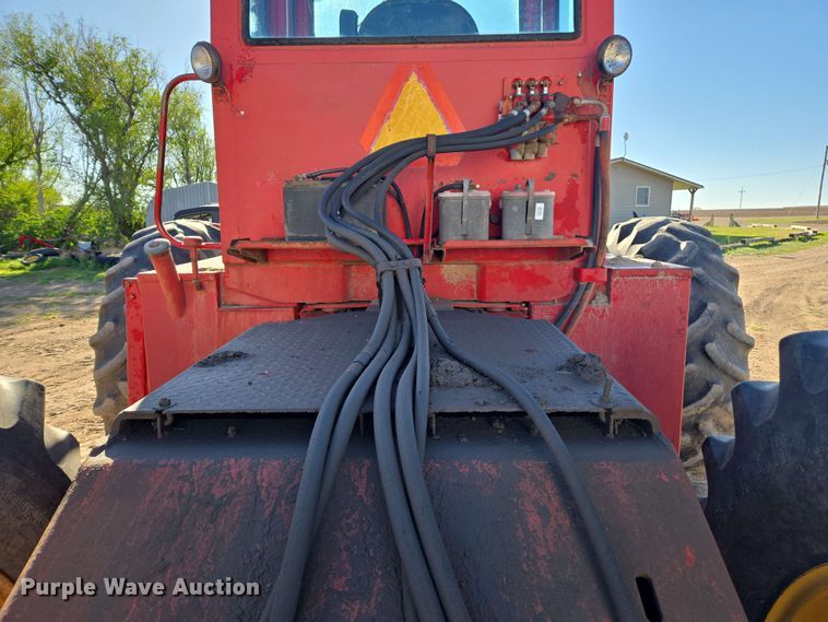 image for item DE2173 1979 Versatile 900 4WD tractor