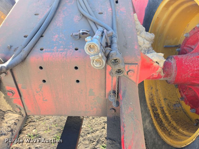 image for item DE2173 1979 Versatile 900 4WD tractor