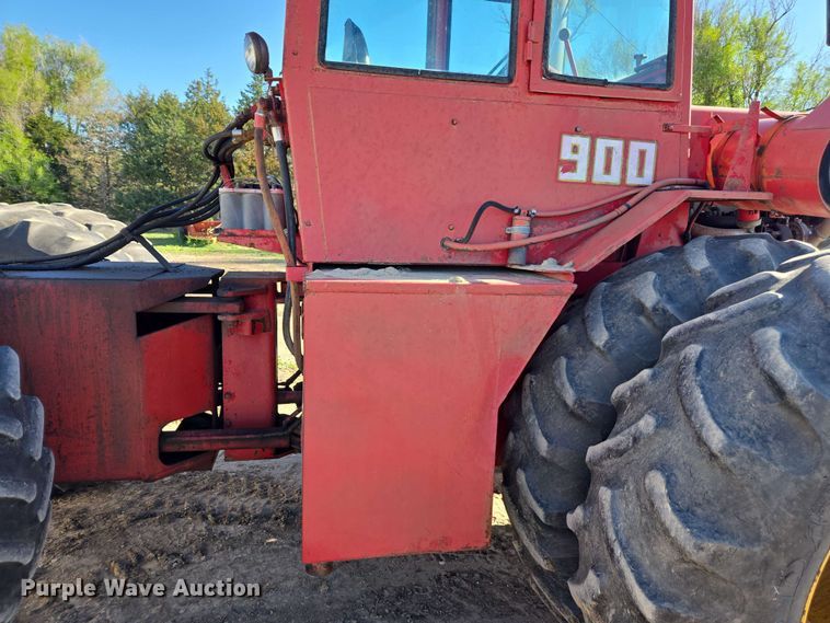 image for item DE2173 1979 Versatile 900 4WD tractor