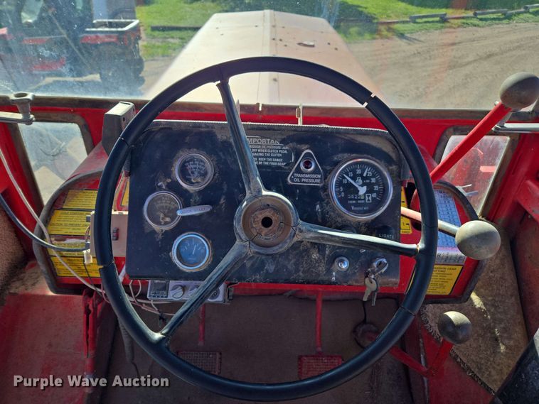 image for item DE2173 1979 Versatile 900 4WD tractor