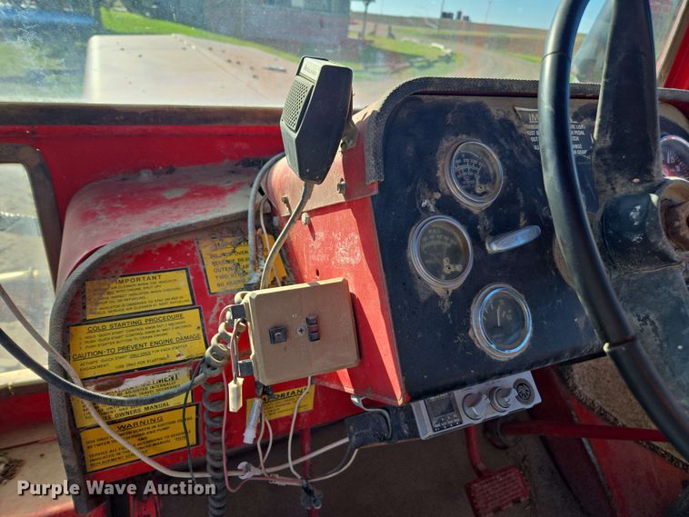 image for item DE2173 1979 Versatile 900 4WD tractor