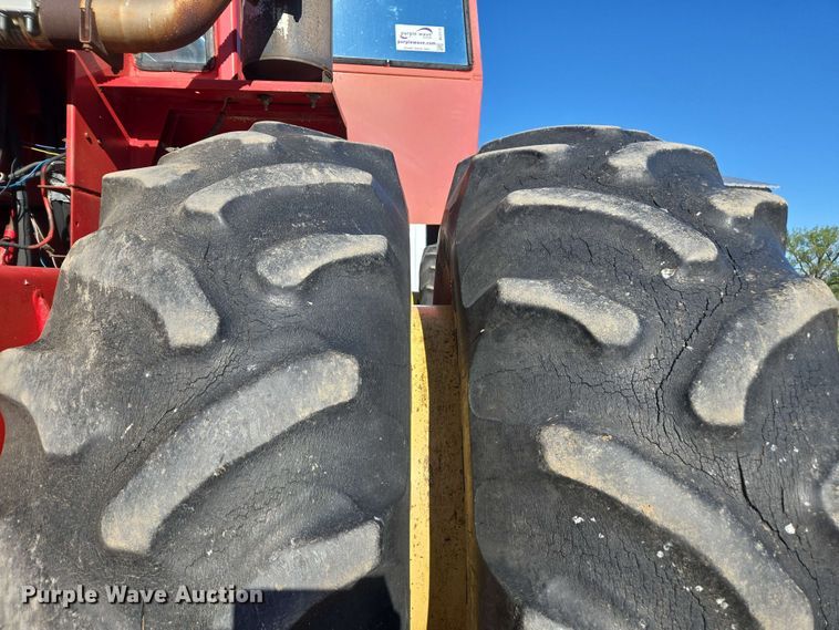 image for item DE2173 1979 Versatile 900 4WD tractor