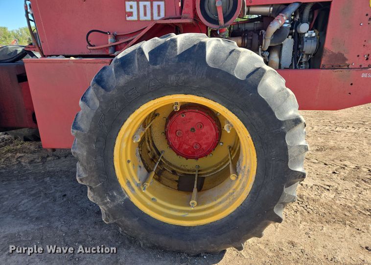 image for item DE2173 1979 Versatile 900 4WD tractor