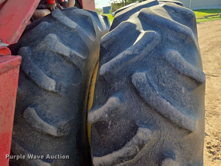 image for item DE2173 1979 Versatile 900 4WD tractor