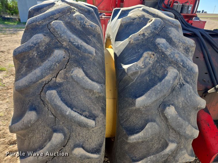 image for item DE2173 1979 Versatile 900 4WD tractor