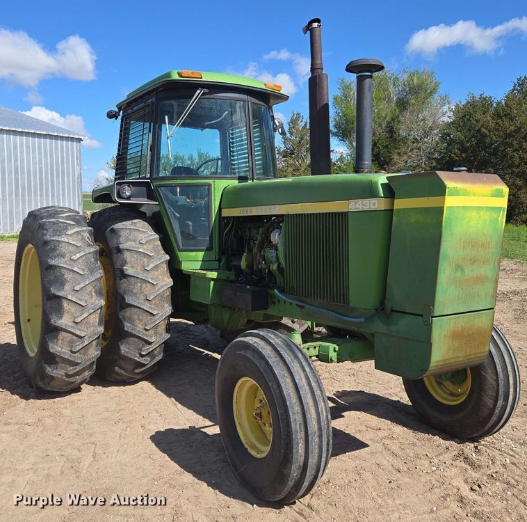 image for item DE2174 1974 John Deere 4430 tractor