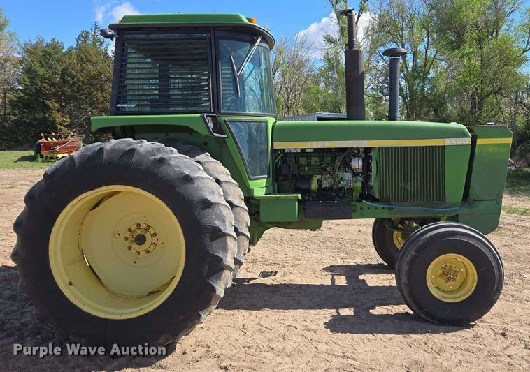 image for item DE2174 1974 John Deere 4430 tractor