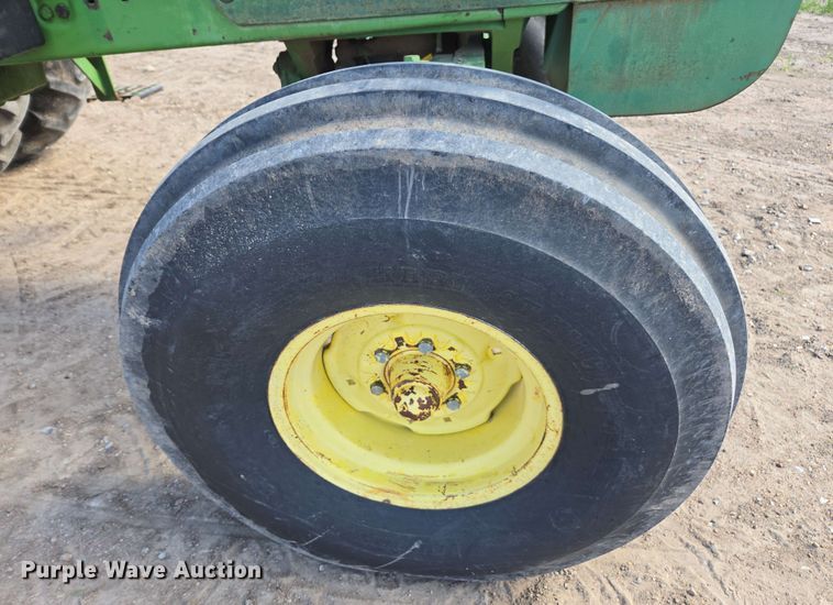 image for item DE2174 1974 John Deere 4430 tractor