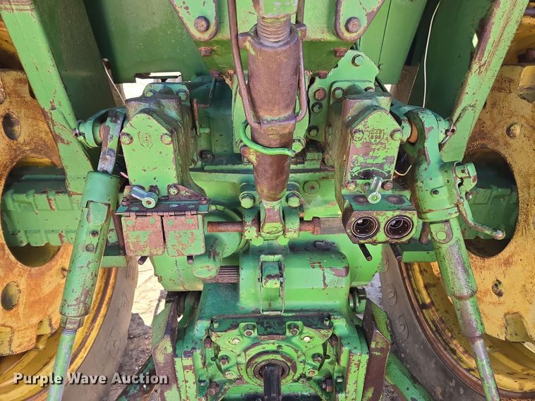 image for item DE2175 1970 John Deere 4020 tractor